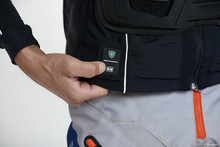 Lade das Bild in den Galerie-Viewer, Off Road Airbag Weste