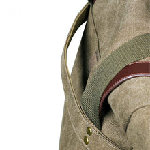 Lade das Bild in den Galerie-Viewer, DUFFLER